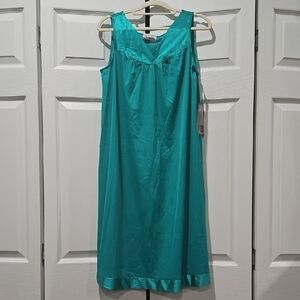 Vintage Vanity Fair Chemise/Nightgown